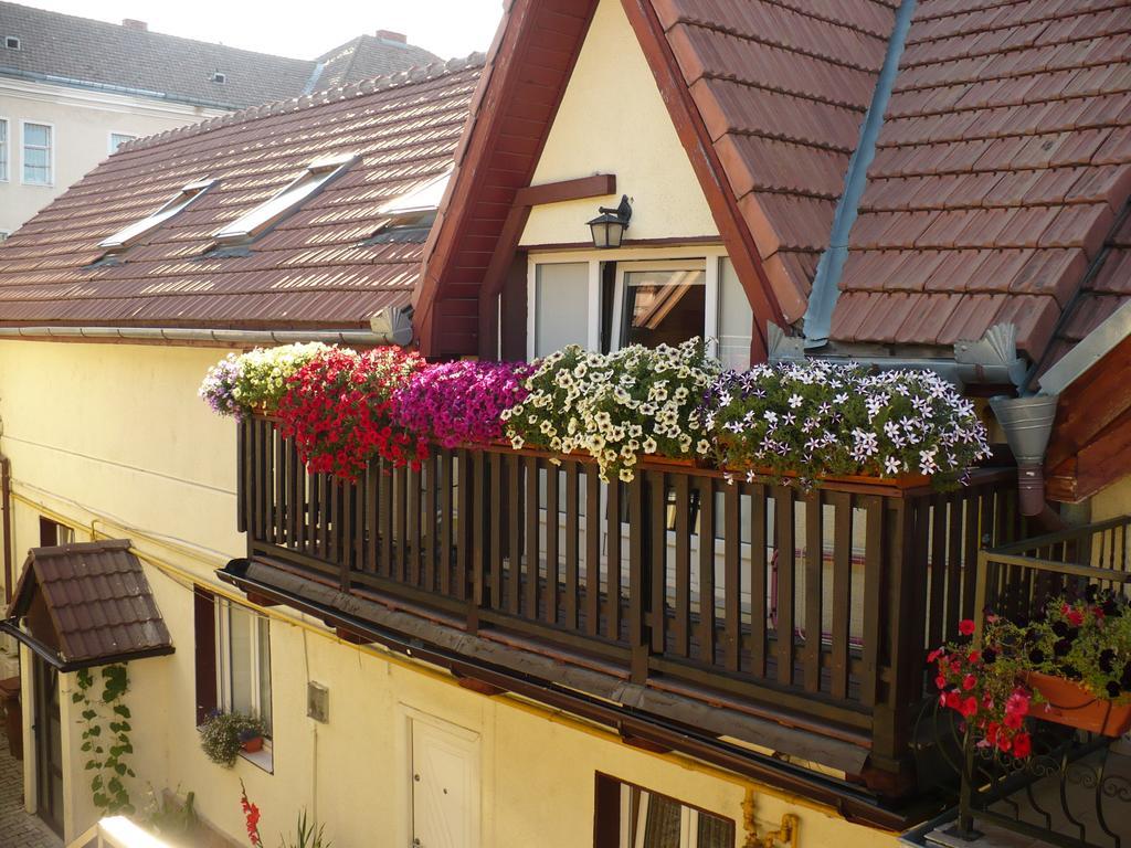 Rami House Central Double Rooms Brasov Ngoại thất bức ảnh