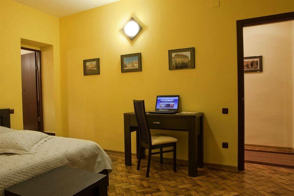 Rami House Central Double Rooms Brasov Ngoại thất bức ảnh