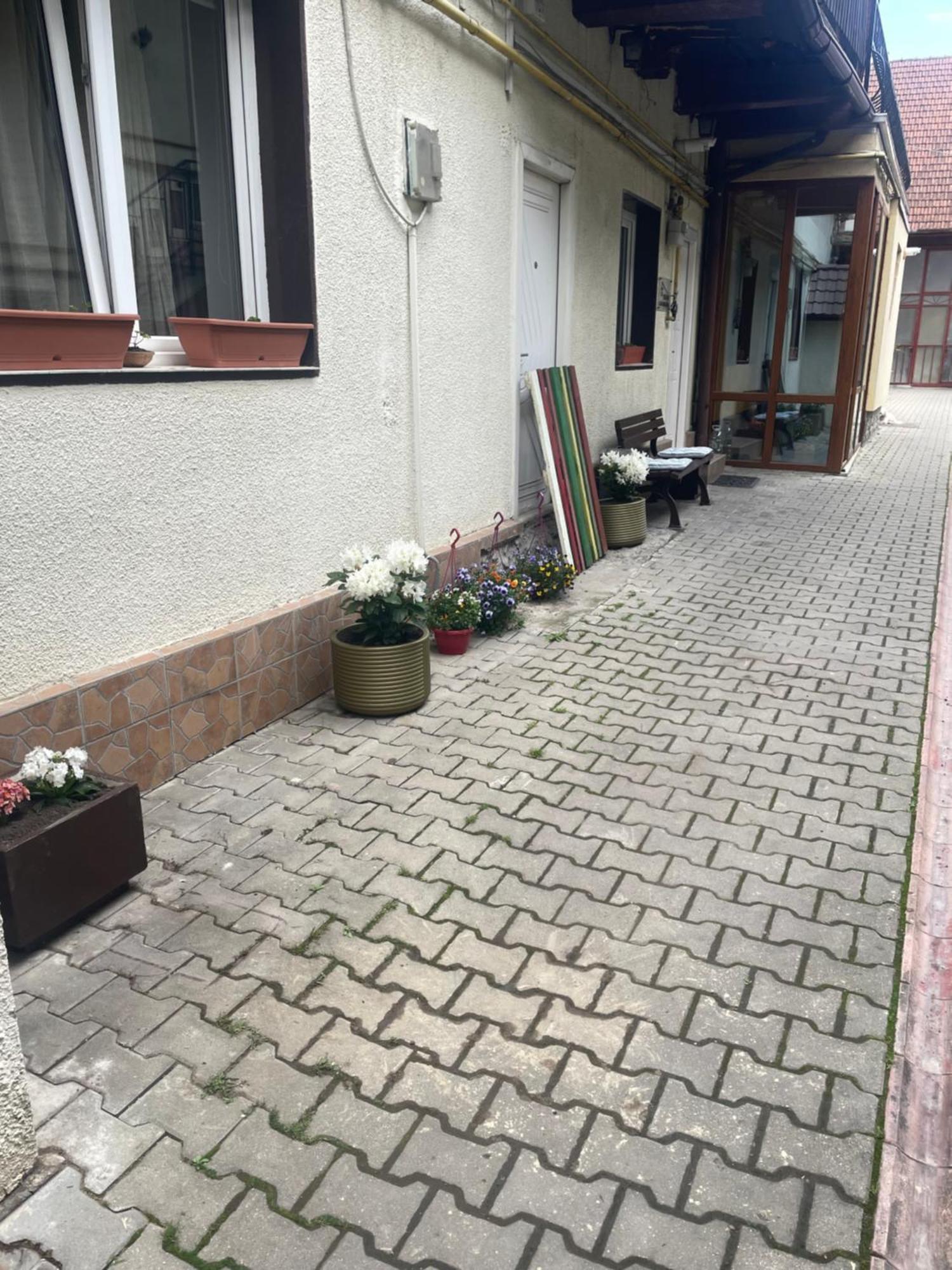 Rami House Central Double Rooms Brasov Ngoại thất bức ảnh