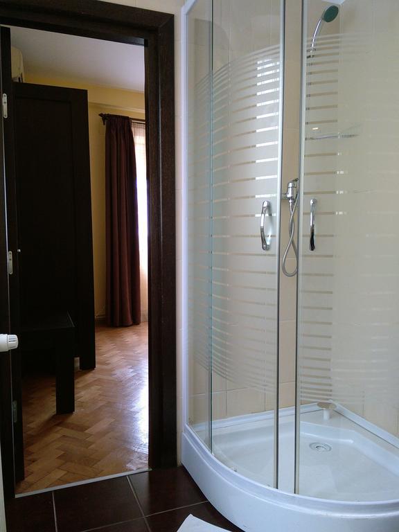 Rami House Central Double Rooms Brasov Phòng bức ảnh