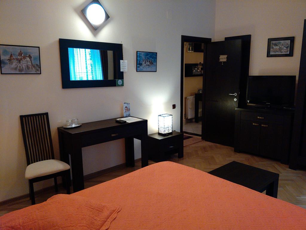 Rami House Central Double Rooms Brasov Phòng bức ảnh